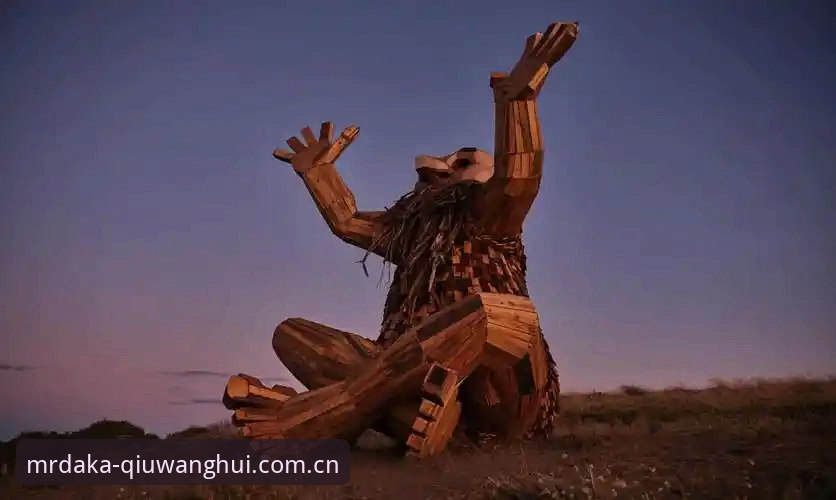 深度揭秘：6英尺8英寸巨人如何在地球最快草场完成惊天逆转